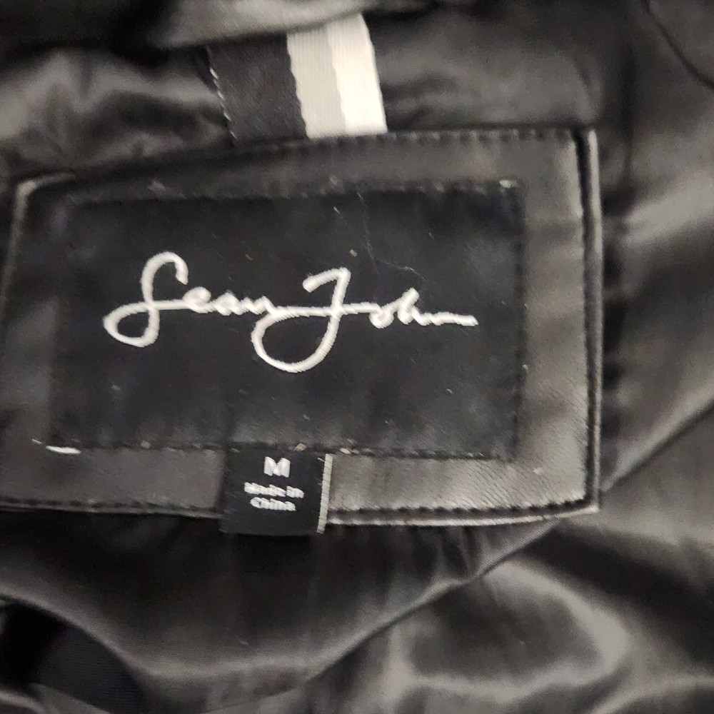 Sean John Men's Sleek Black Puffer Jacket - Picture 4 of 10